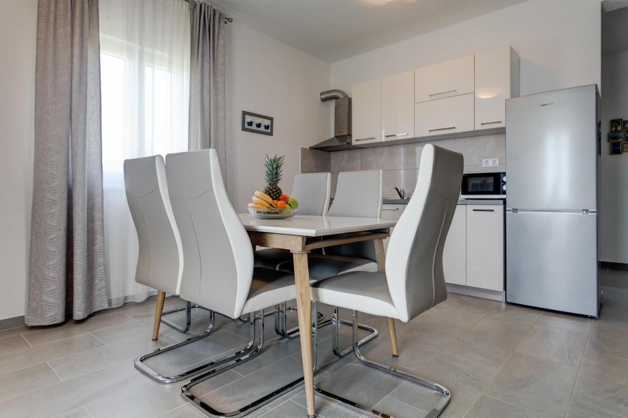 Love Apartments Zecevo Ngoại thất bức ảnh