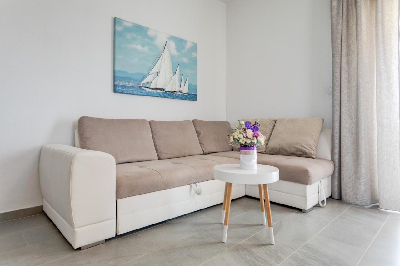 Love Apartments Zecevo Ngoại thất bức ảnh