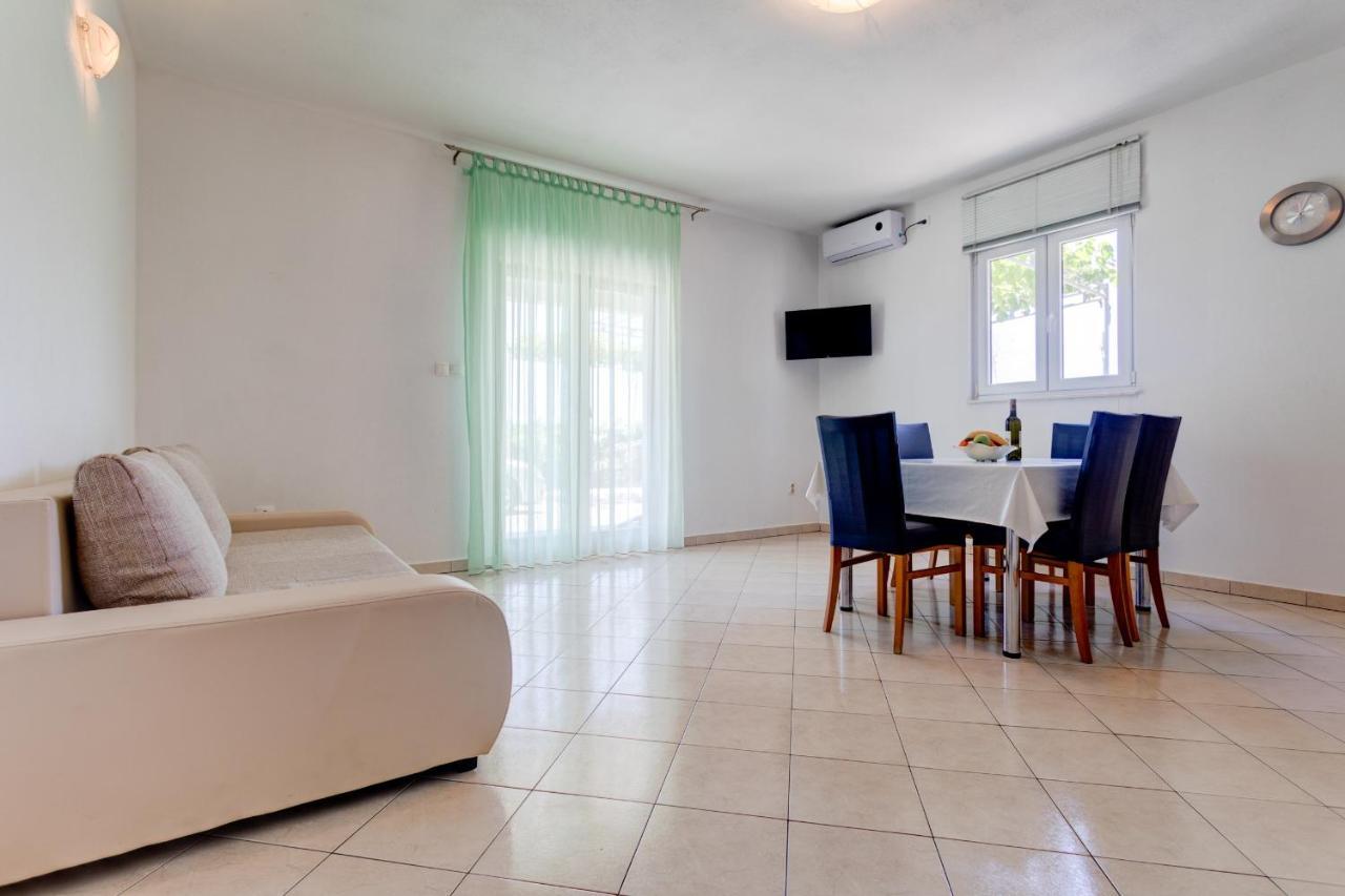 Love Apartments Zecevo Ngoại thất bức ảnh