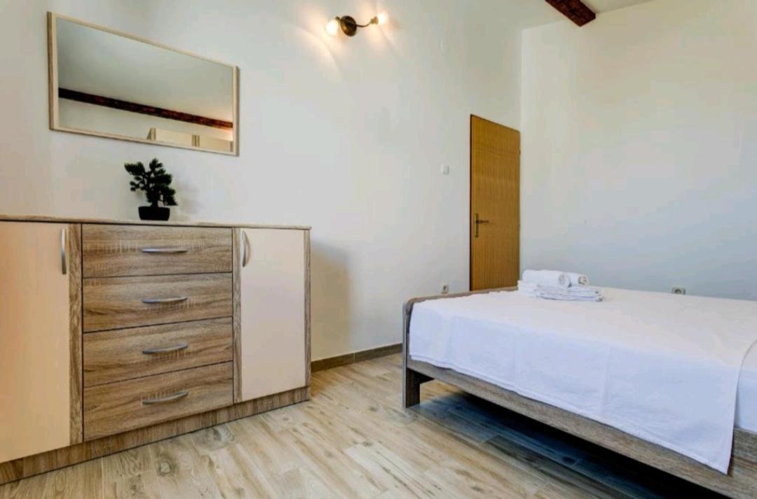 Love Apartments Zecevo Ngoại thất bức ảnh