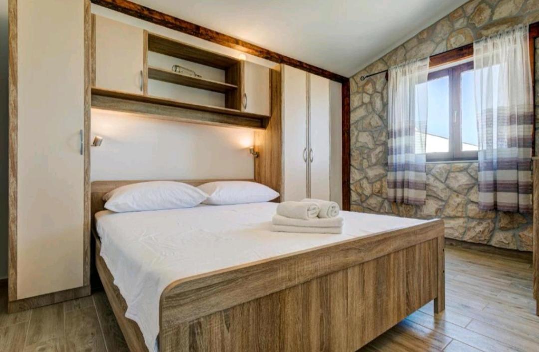 Love Apartments Zecevo Ngoại thất bức ảnh